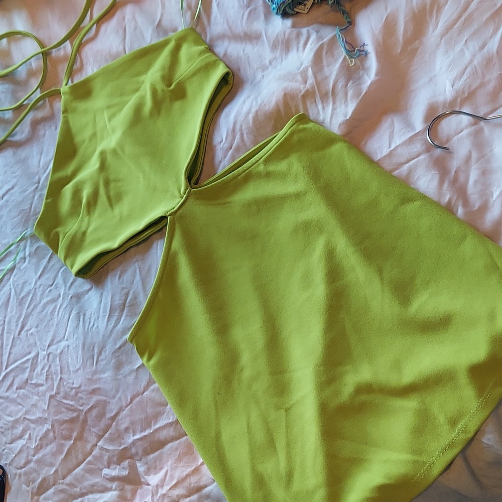 Asos miss selfridge cut out Strappy mini dress in lime green - Picture 5 of 7